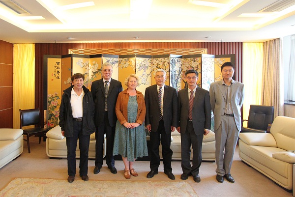 法国巴黎高等对外贸易公司客人访问公司