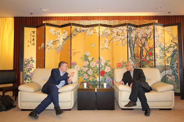 法国雷恩商公司经理访问公司