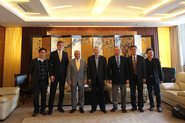 美国宾州滑石大学副董事长来访公司